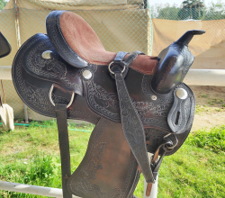 Western saddle – Arabian size